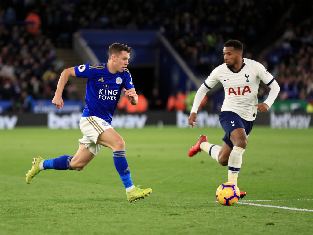 防守反击是另一种广受青睐的战术，在英超联赛中同样扮